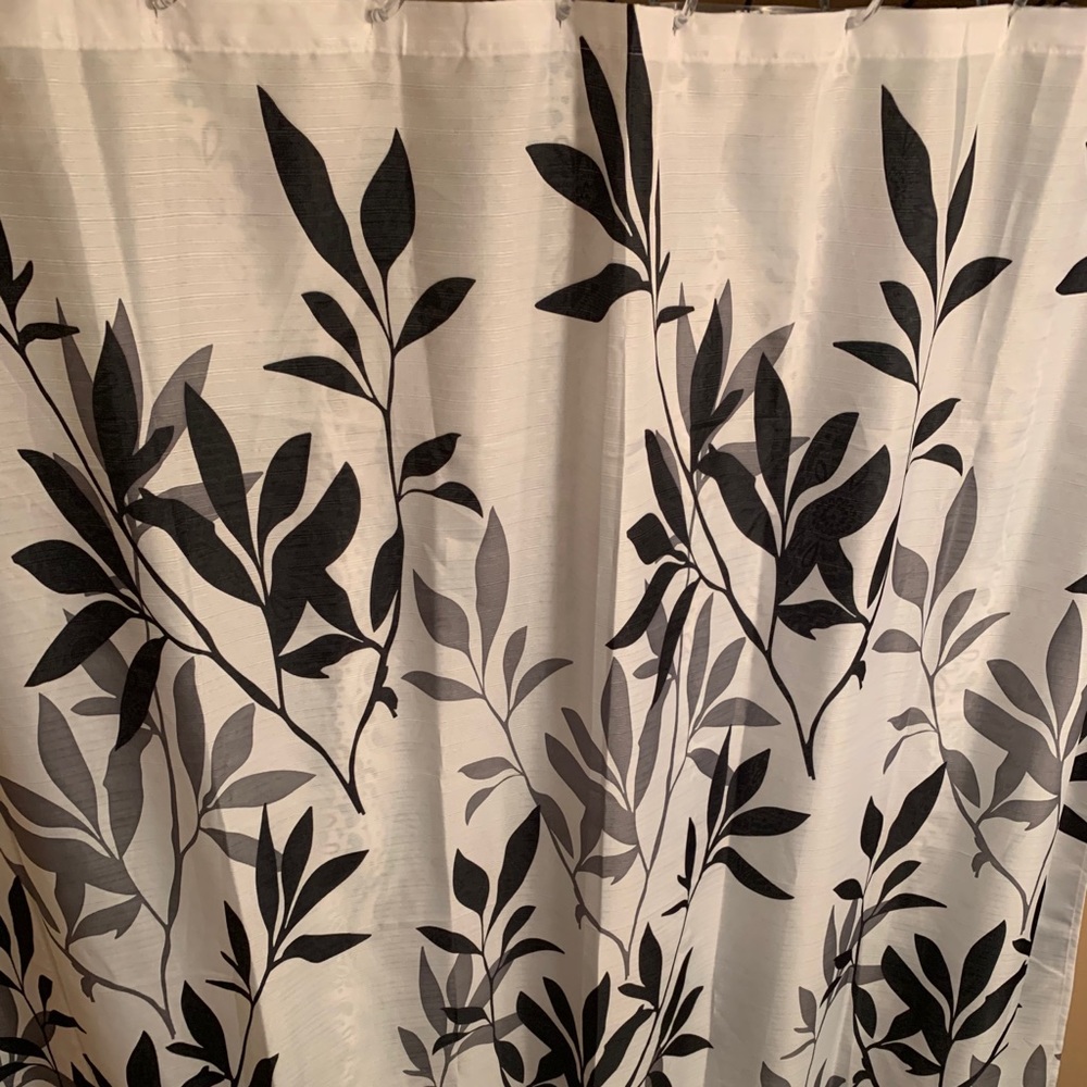 shower curtain & matchin rugs